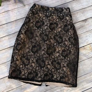 New York & Co. Black Lace Nude Lined Pencil skirt size 6